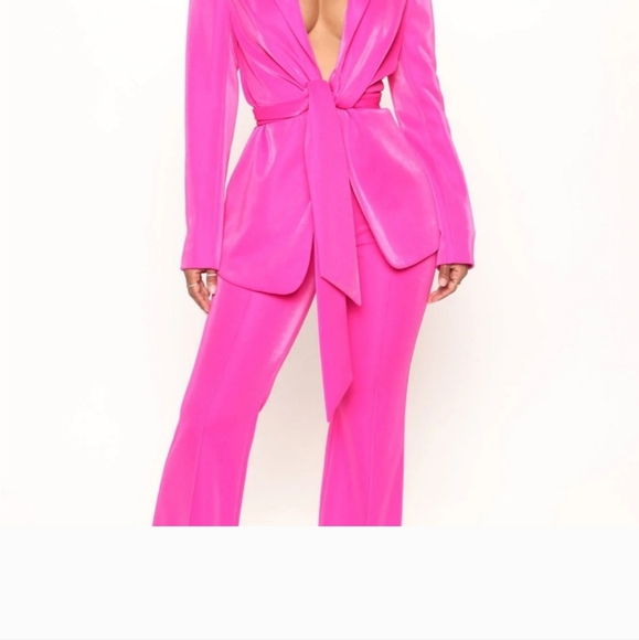 Fashion Nova hot pink suit - Picture 2 of 4